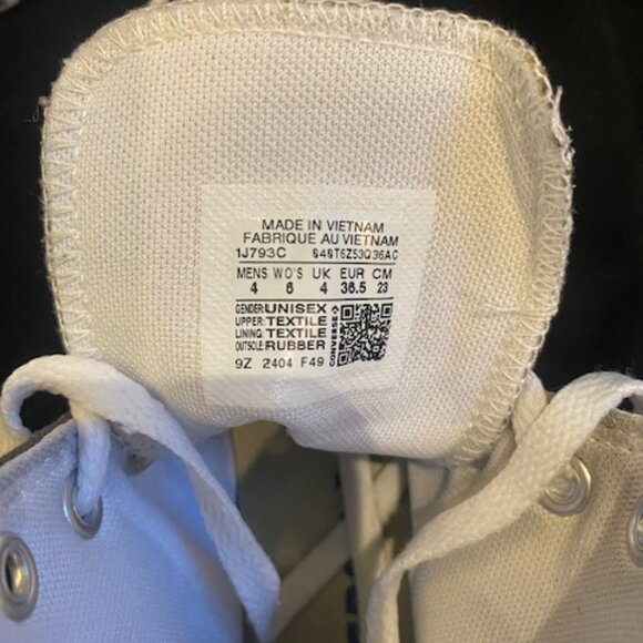 Converse High Tops. Womens 6. Mens 5. Light Grey. - Picture 6 of 8